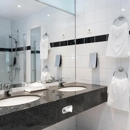 Hotel Thon Arena 4*